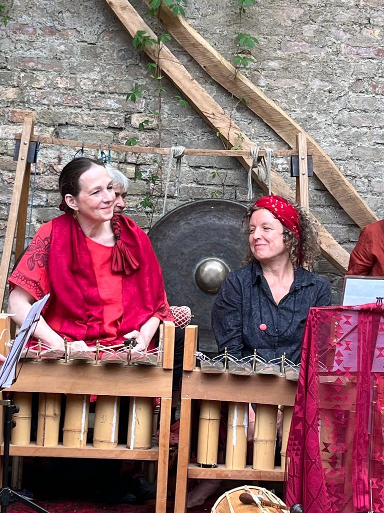 Gamelan Musik und Tanz